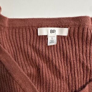 BP Women's V-Neck Ribbed Sweater - Rust
